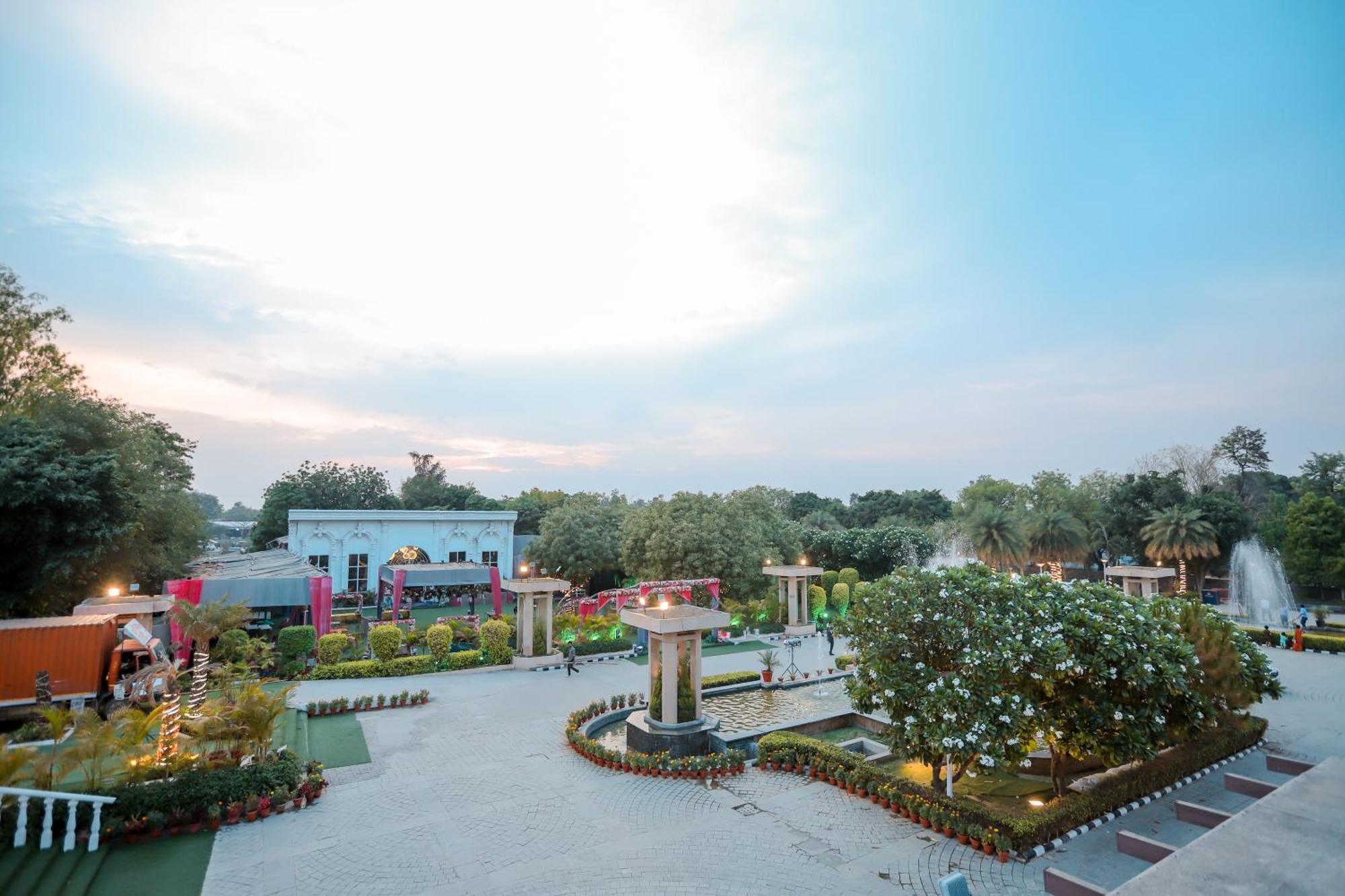 Bel-La Monde Hotel Nh8 At 6Km From Igi Airport Delhi New Delhi Exterior photo