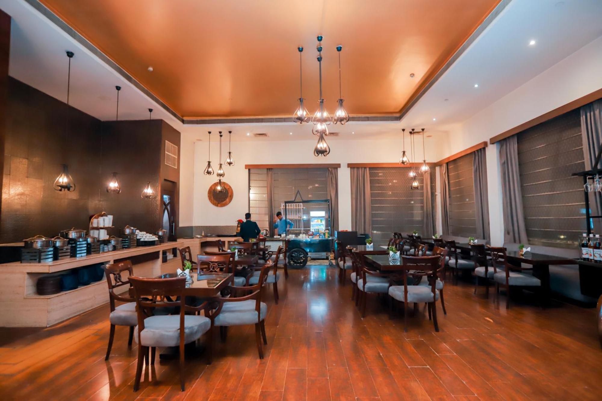 Bel-La Monde Hotel Nh8 At 6Km From Igi Airport Delhi New Delhi Exterior photo