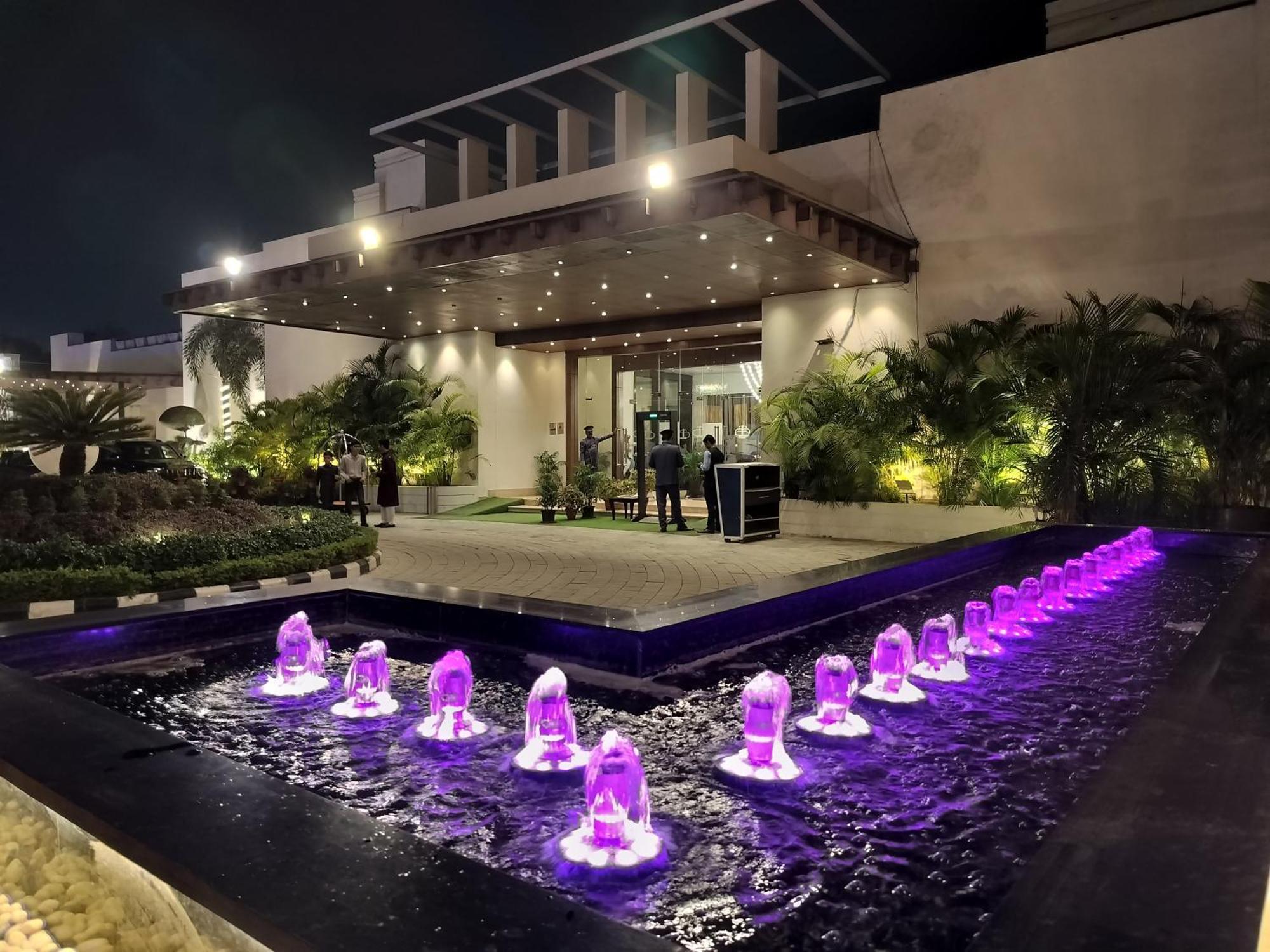 Bel-La Monde Hotel Nh8 At 6Km From Igi Airport Delhi New Delhi Exterior photo
